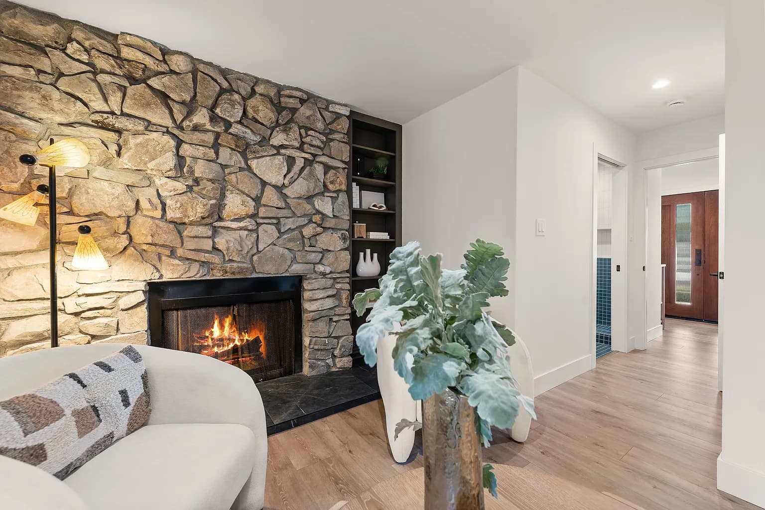 Shtëpi Moderne dhe Dizajn Elegant në Zonë të Qetë photo 3