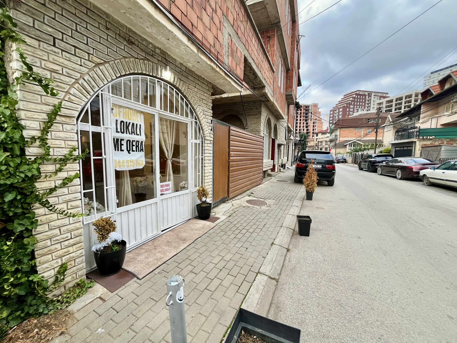 Lokal me qira në bregun e diellit, Prishtinë
